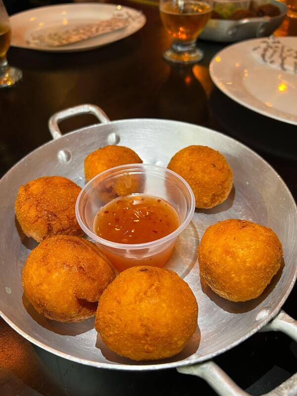 Imagem do item Bolinho de abóbora com carne seca (6un.)